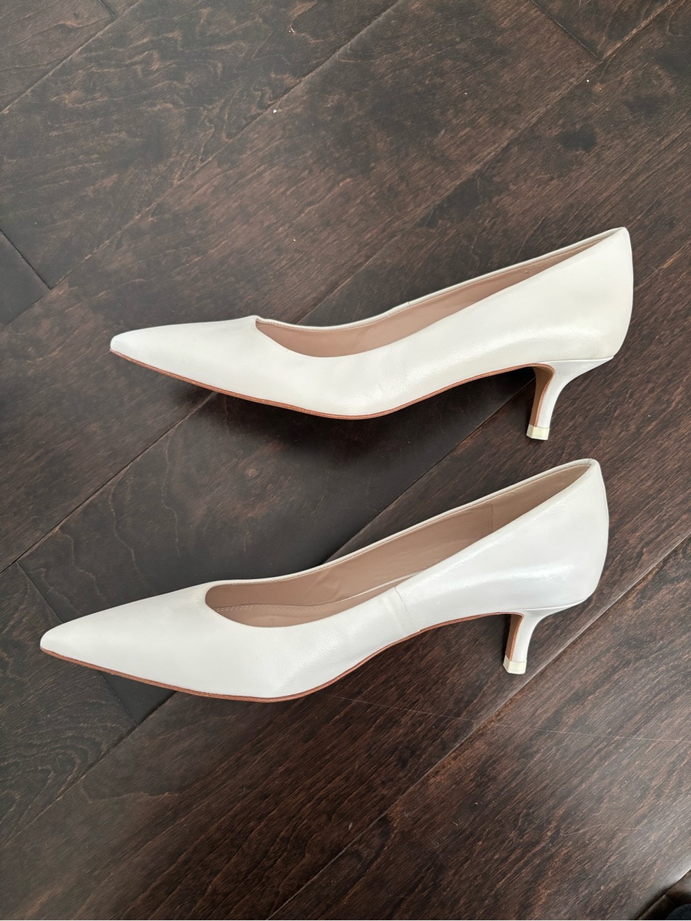 Zara Pointed-Toe Heels in White - Picture 3 of 8